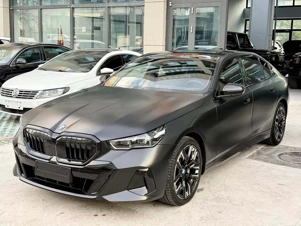 BMW 5 Series — миниатюра 2