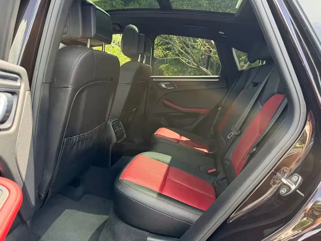 Porsche Macan — миниатюра 8
