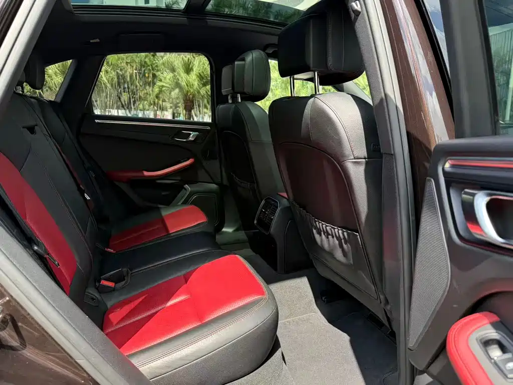 Porsche Macan — миниатюра 14