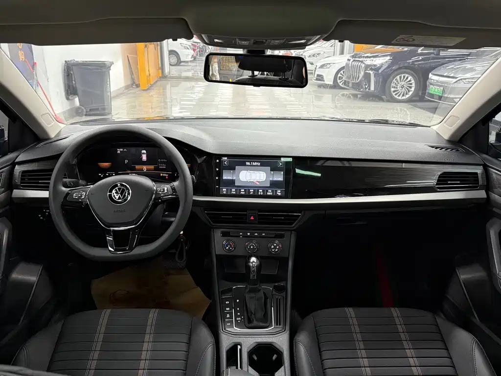 Volkswagen Lavida — миниатюра 9