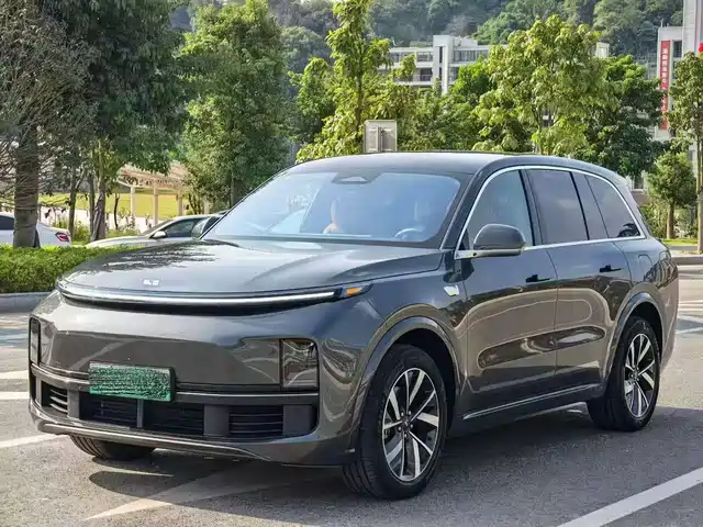 Li Auto L8
