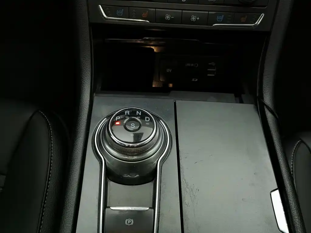 Ford Taurus — миниатюра 13