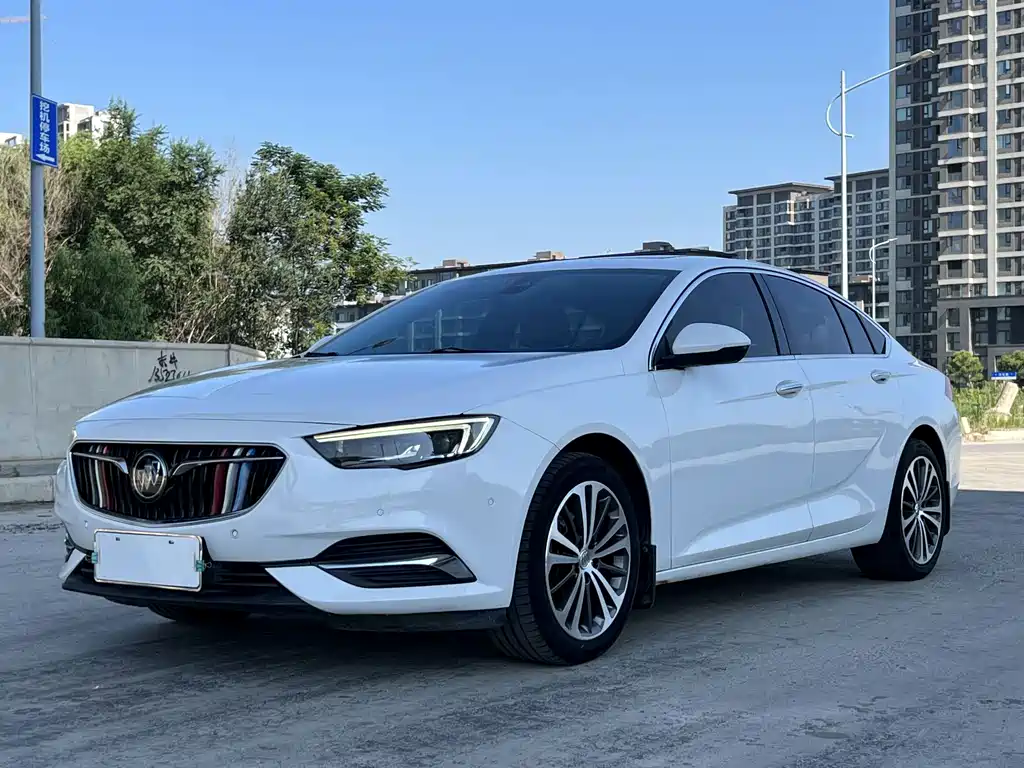 2018 Buick Regal - zdjęcie 1 z 20