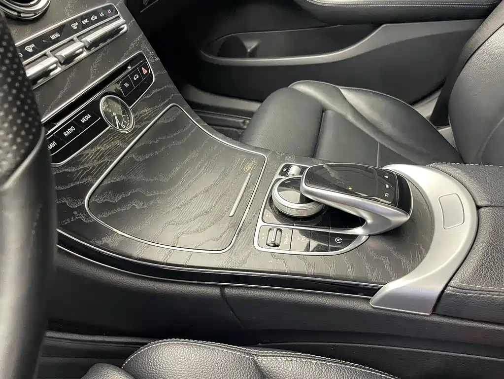 Mercedes-Benz C-Class — миниатюра 10