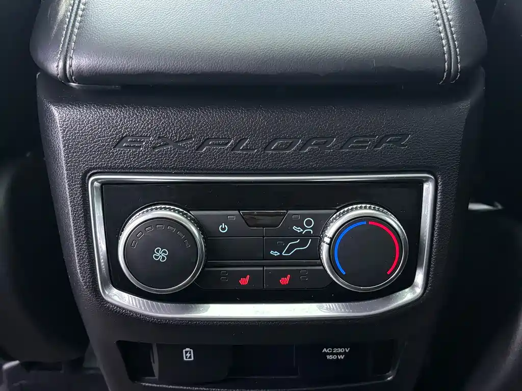 Ford Explorer — миниатюра 12