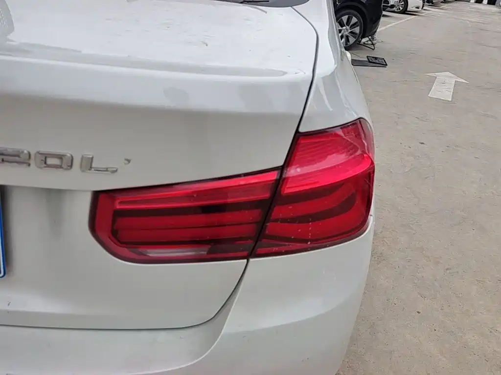 BMW 3 Series — миниатюра 8