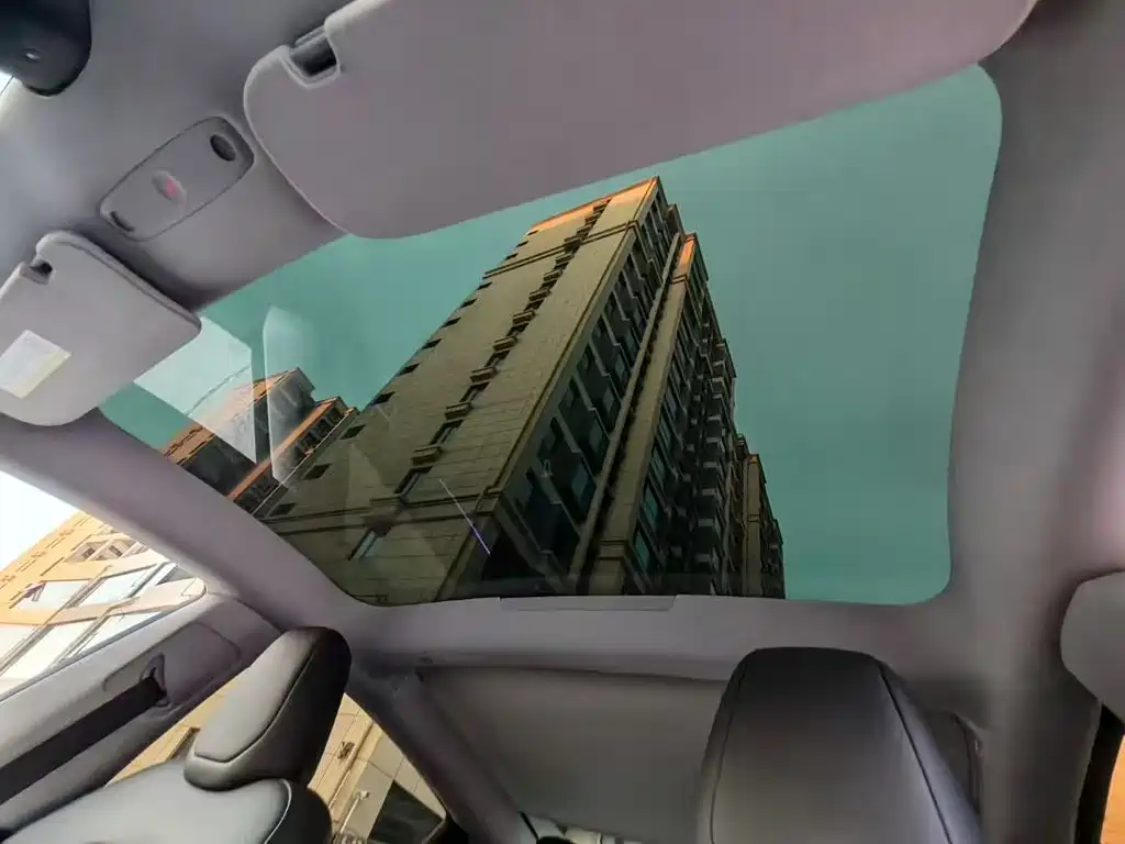 Tesla Model 3 — миниатюра 6