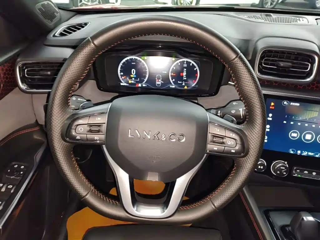 Lynk & Co 03 — миниатюра 11