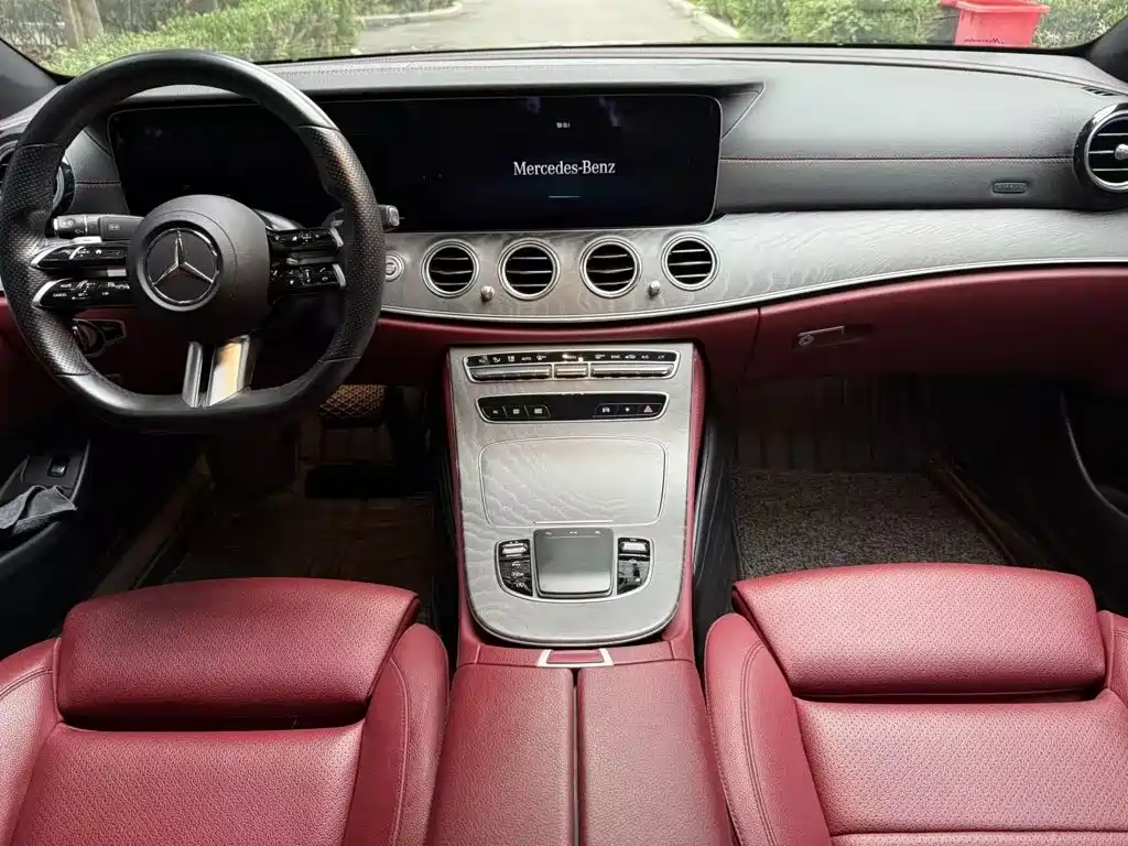 Mercedes-Benz E-Class — миниатюра 5