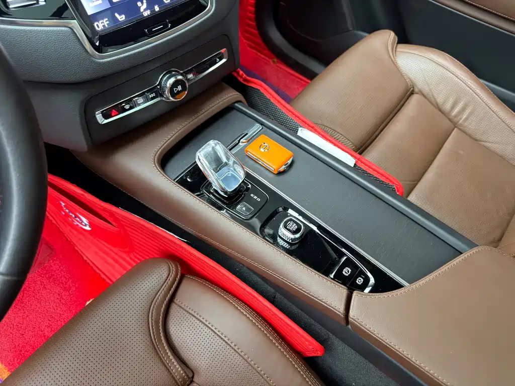 Volvo XC90 — миниатюра 11