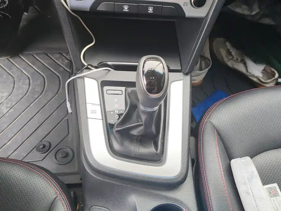 Hyundai Elantra — миниатюра 16