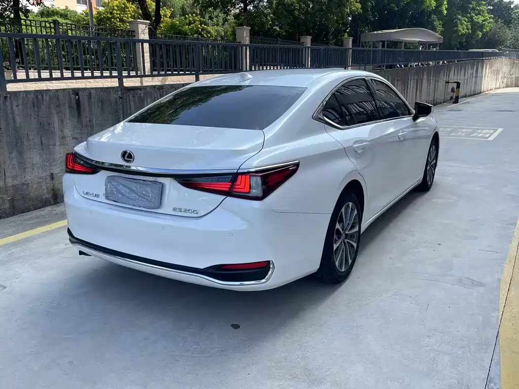 Lexus ES — миниатюра 4