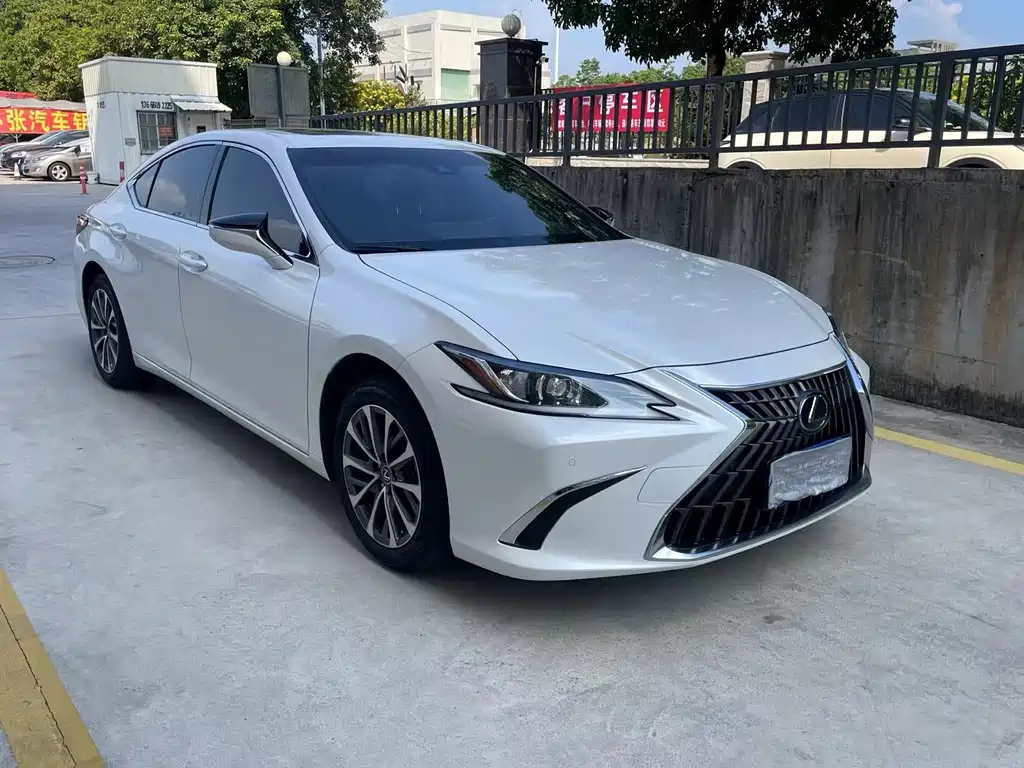 Lexus ES — миниатюра 3