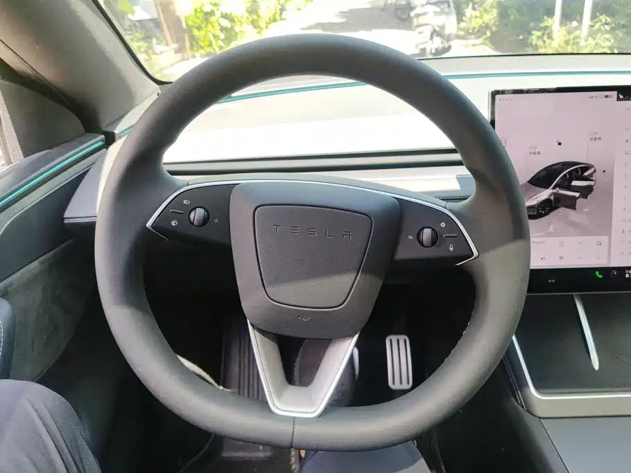 Tesla Model Y L — миниатюра 15