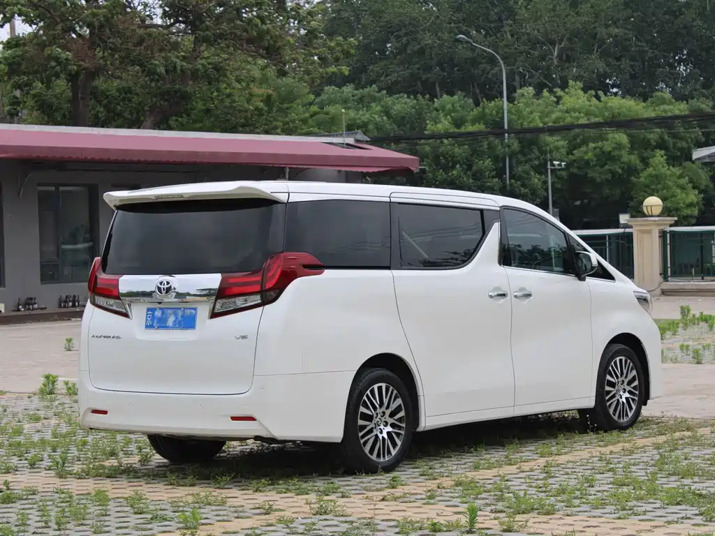 Toyota Alphard 2015 3.5L Luxury