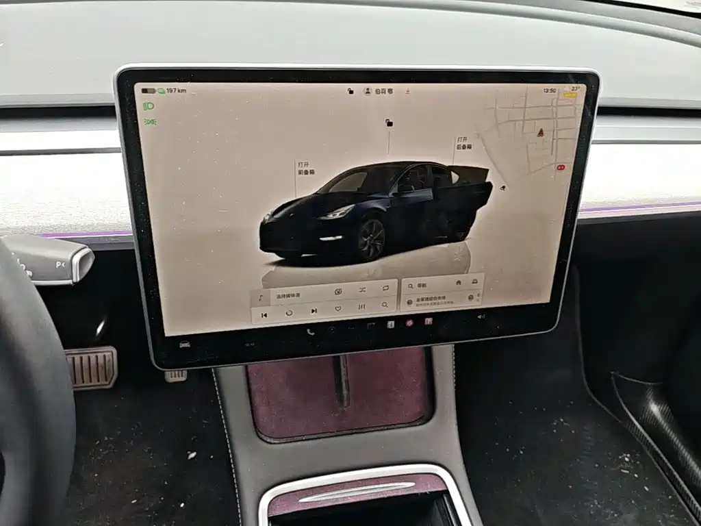 Tesla Model Y — миниатюра 13