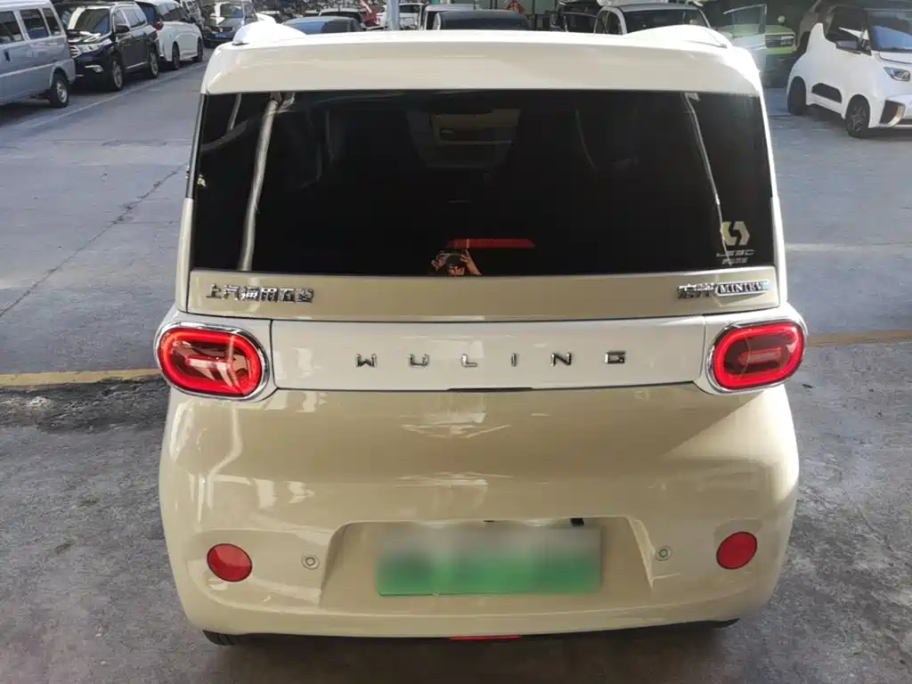 Wuling MINIEV — миниатюра 6