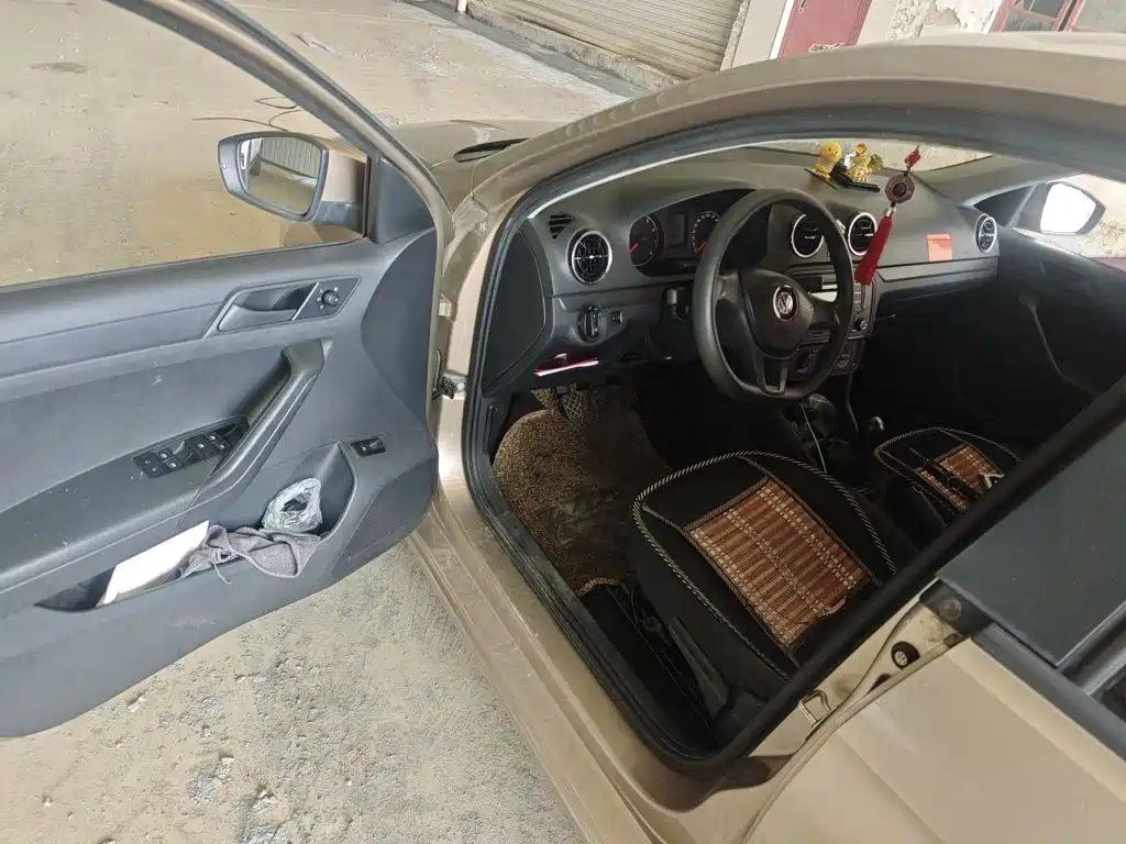 Volkswagen Jetta — миниатюра 12