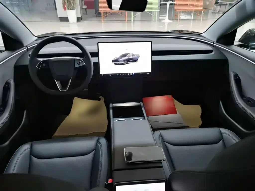 Tesla Model 3 — миниатюра 10