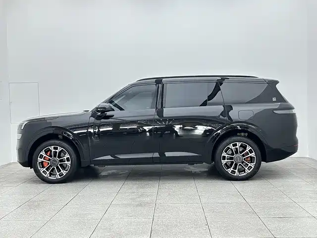 Lynk & Co 900 — миниатюра 8