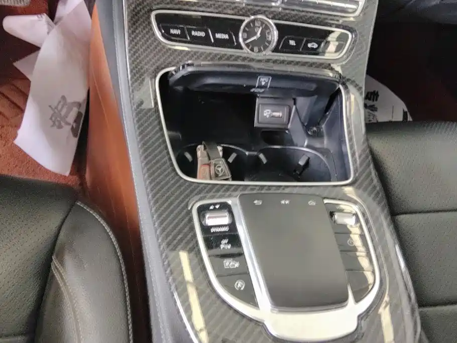 Mercedes-Benz E-Class — миниатюра 16