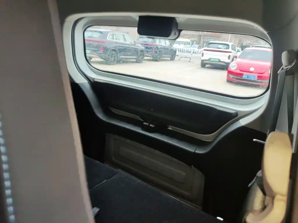Wuling MINIEV — миниатюра 17