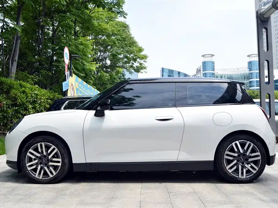 Mini COOPER 2025 456km COOPER E
