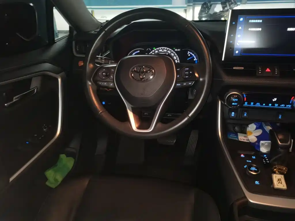 Toyota RAV4 — миниатюра 11