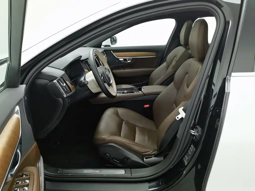 Volvo S90 PHEV — миниатюра 10
