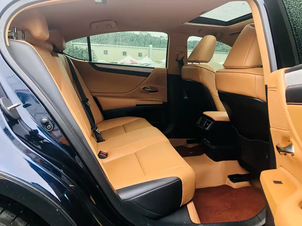 Lexus ES — миниатюра 15