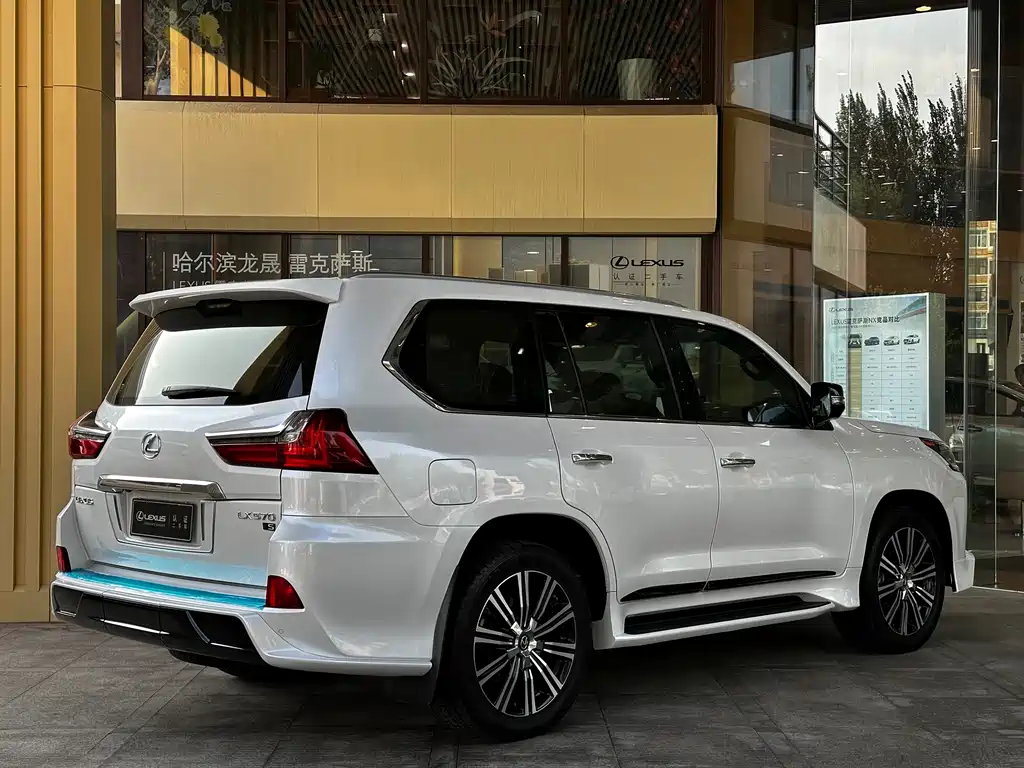 Lexus LX 2019 570