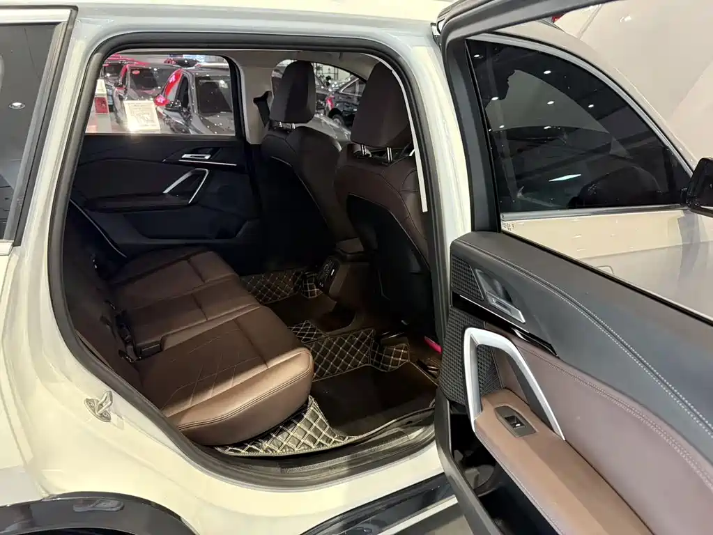 BMW X1 — миниатюра 10
