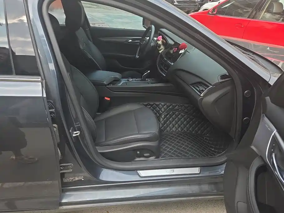 Cadillac CT5 — миниатюра 8