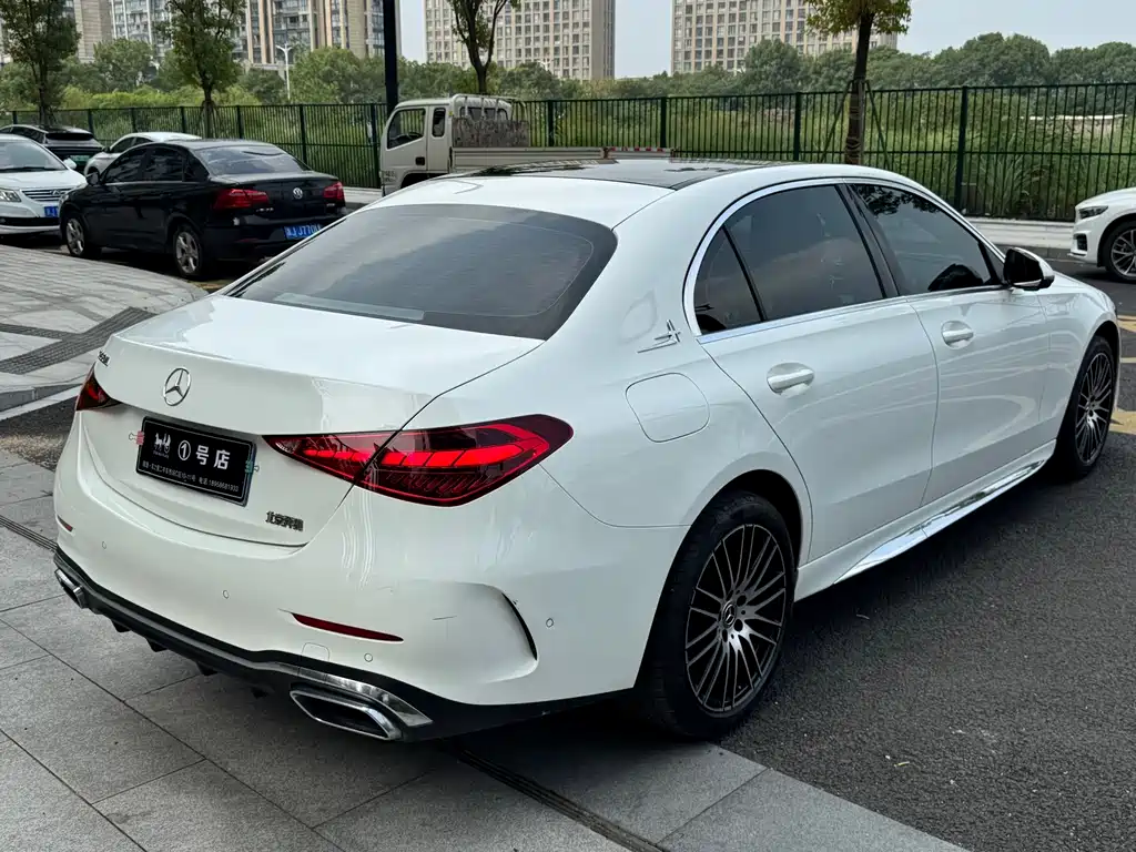 Mercedes-Benz C-Class — миниатюра 4