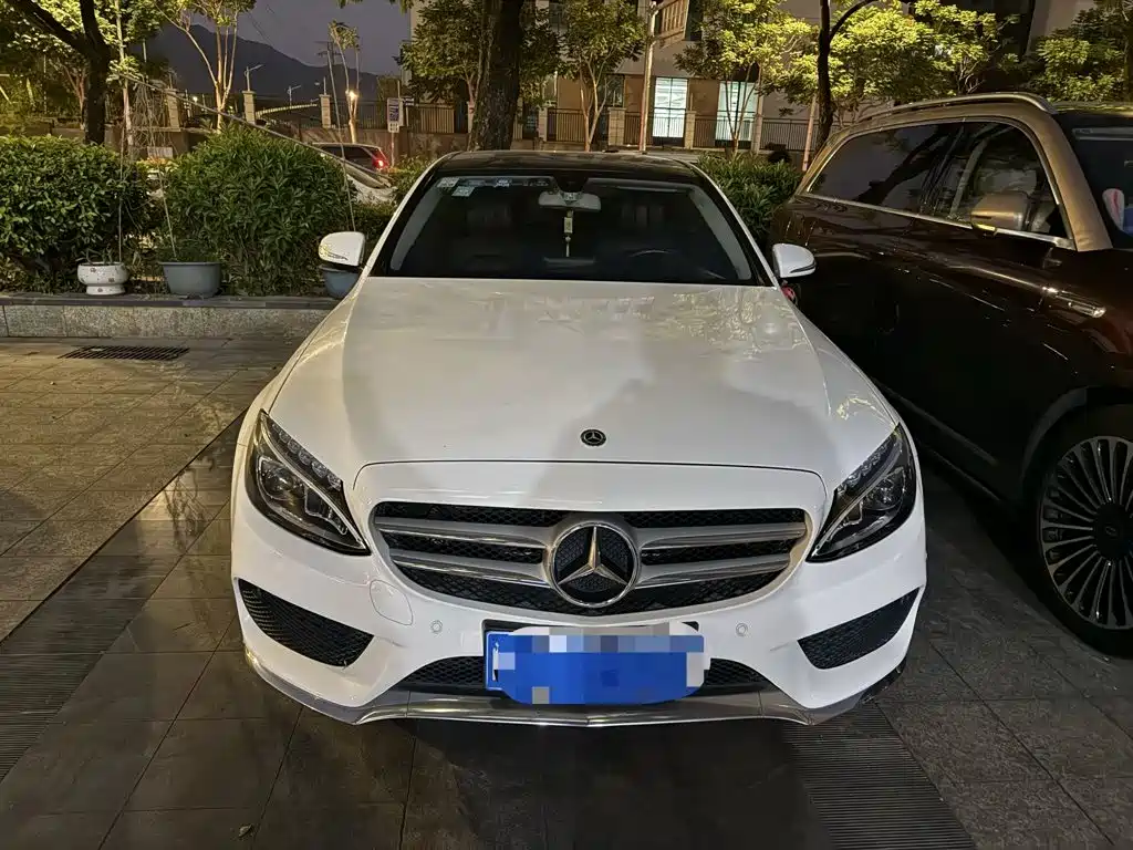 Mercedes-Benz C-Class — миниатюра 2