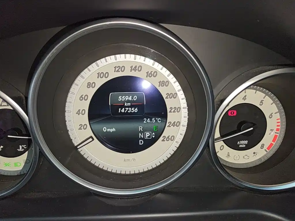 Mercedes-Benz E-Class — миниатюра 12