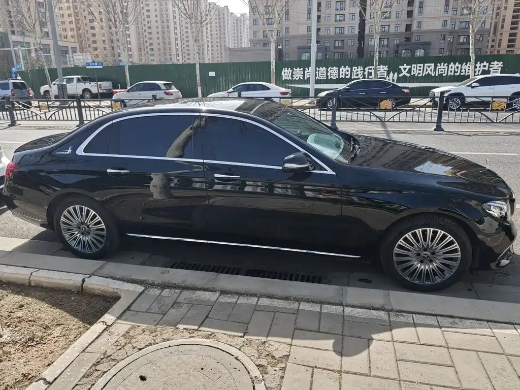 MERCEDES-BENZ E CLASS