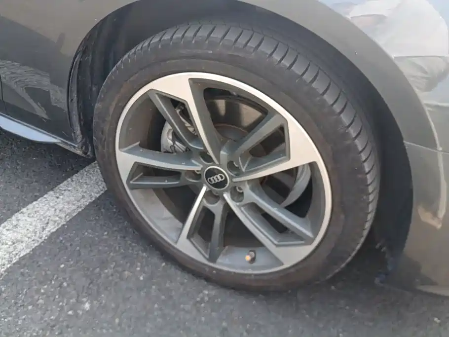 Audi A4L — миниатюра 6