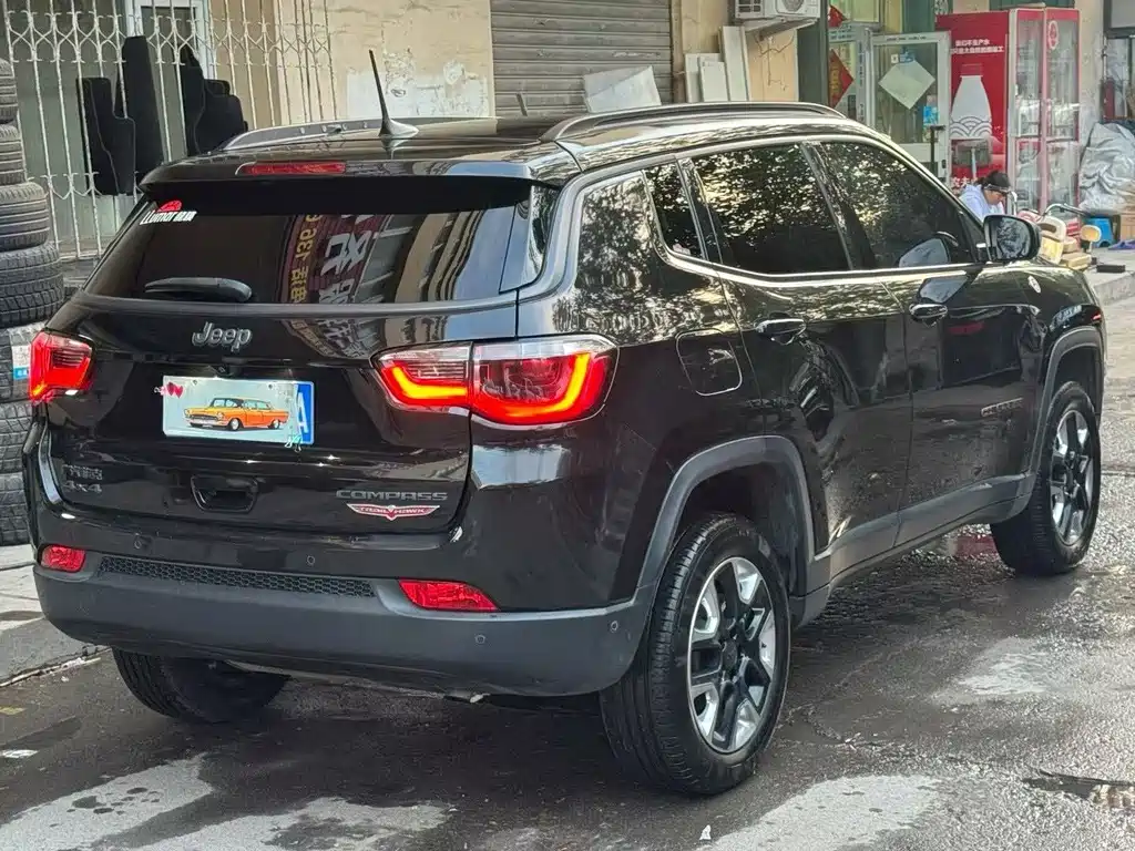Jeep Compass — миниатюра 7
