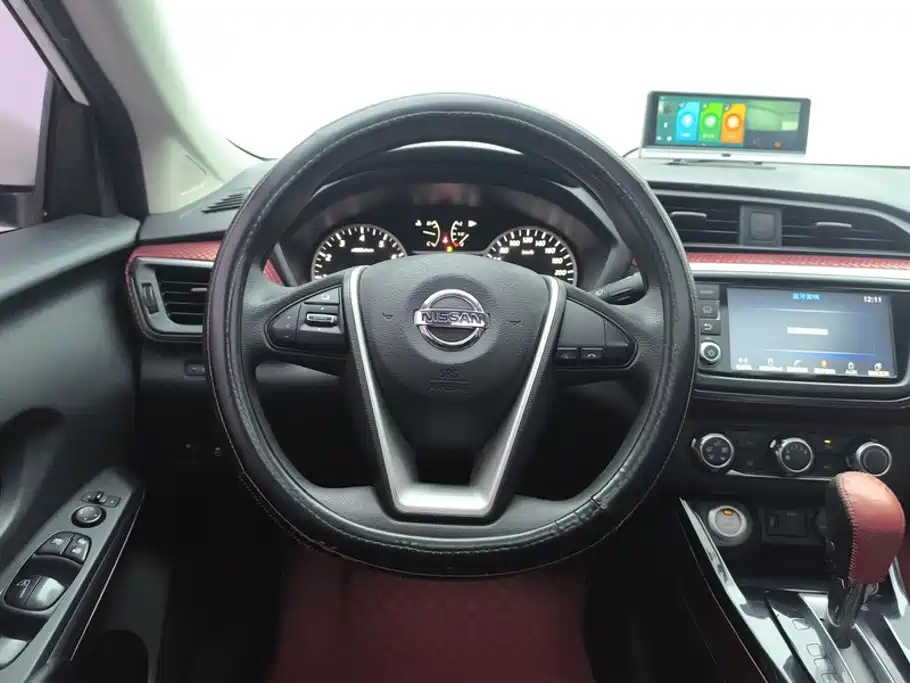 Nissan Bluebird — миниатюра 15
