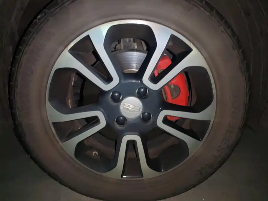 Geely Vision X3 — миниатюра 6