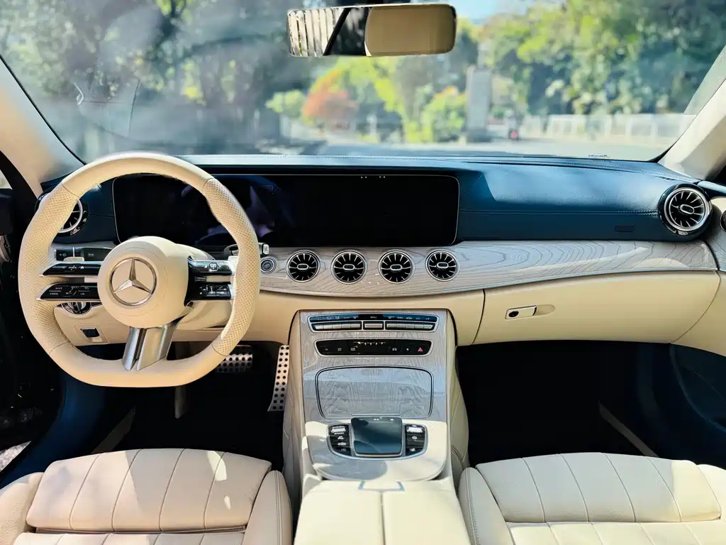 MERCEDES-BENZ E CLASS