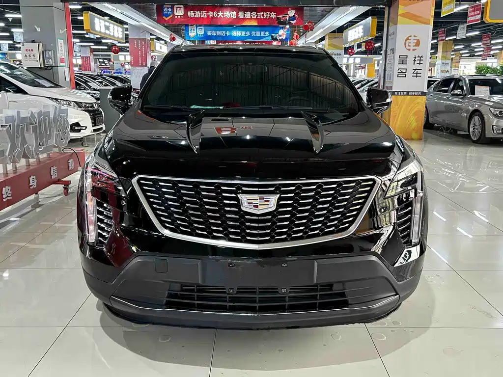 CADILLAC XT4