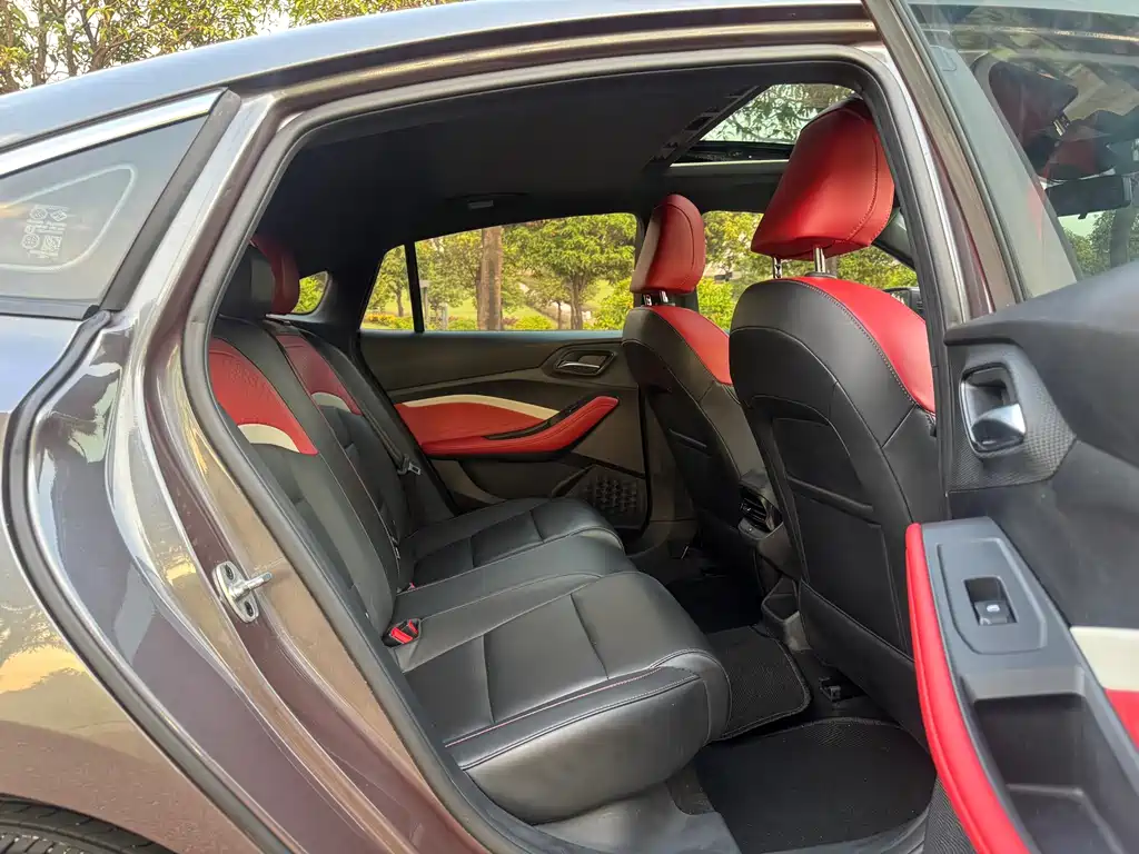 MG MG5 — миниатюра 14