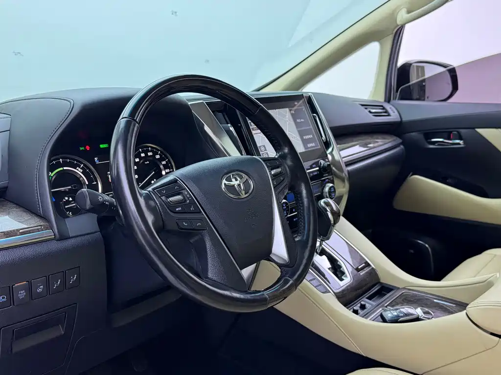 Toyota Vellfire — миниатюра 7
