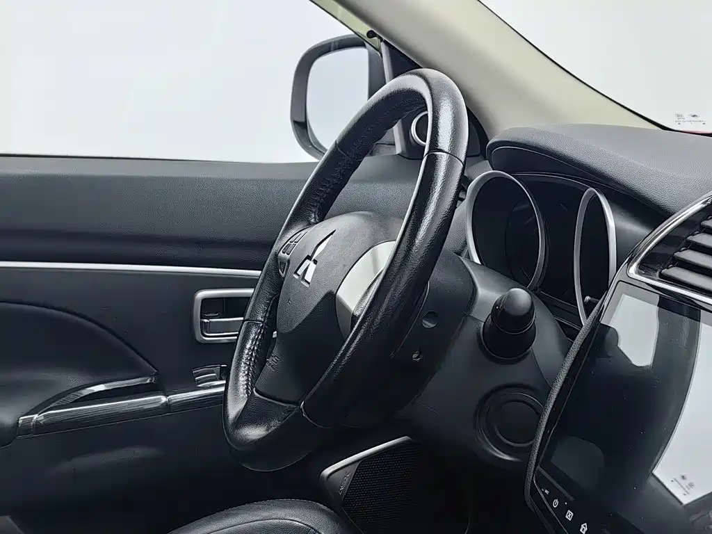 Mitsubishi ASX — миниатюра 22