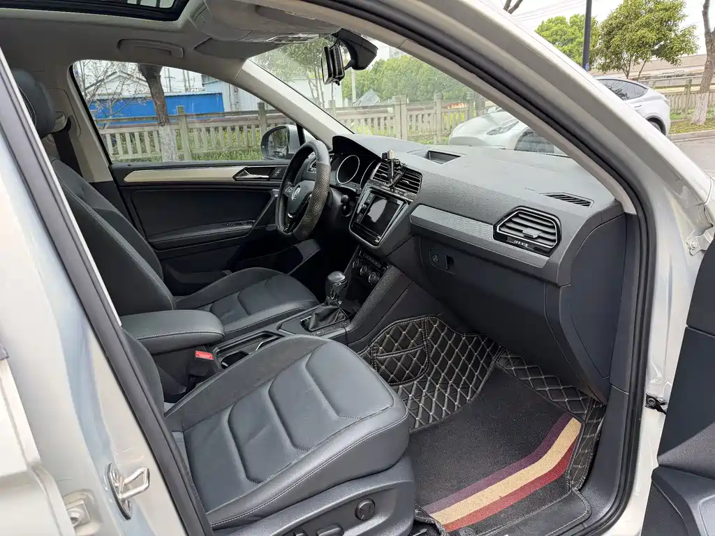 Volkswagen Tiguan L — миниатюра 11