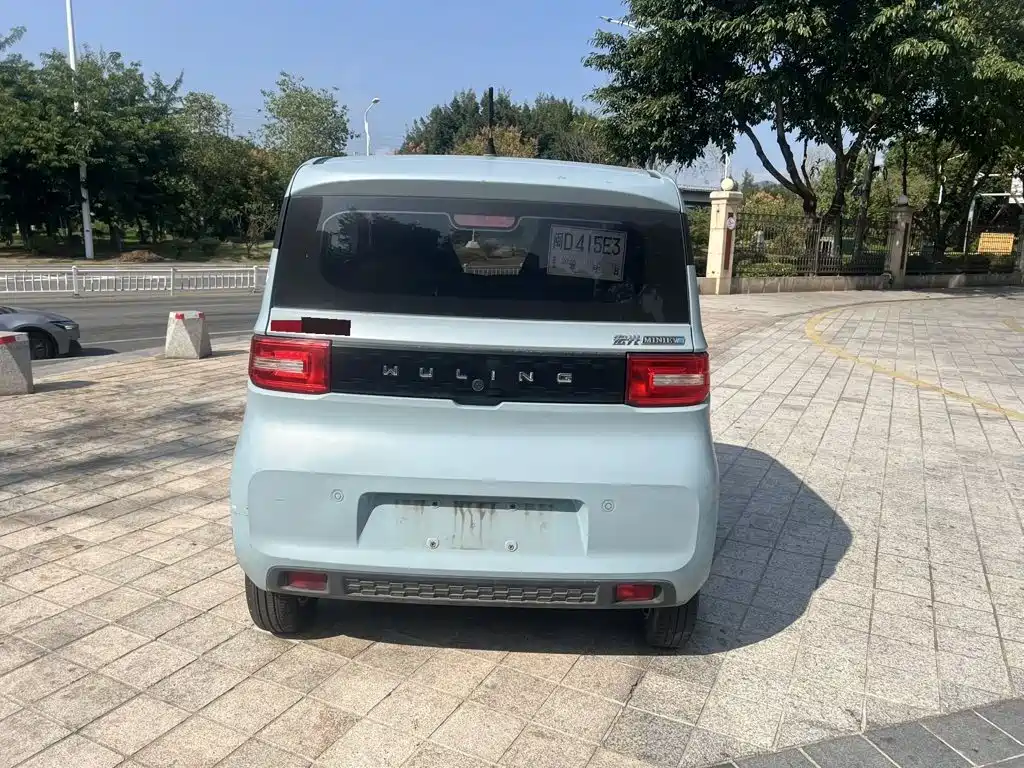 Wuling MINIEV — миниатюра 9