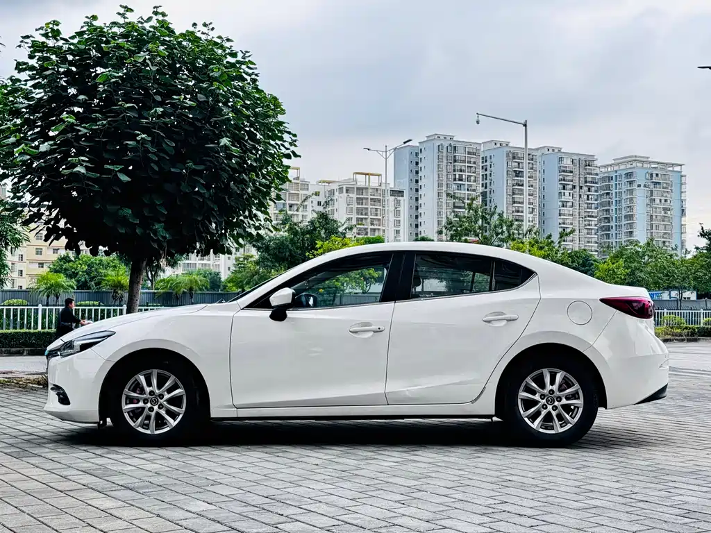 MAZDA  3 ANGKESAILA