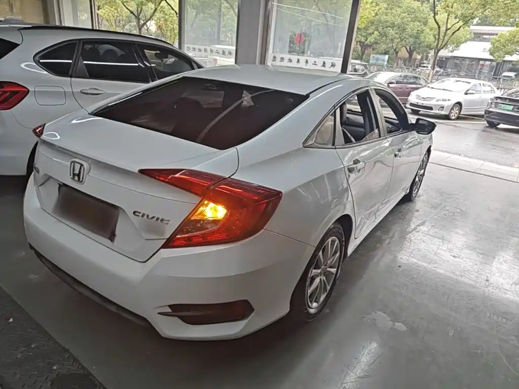 Honda Civic — миниатюра 7
